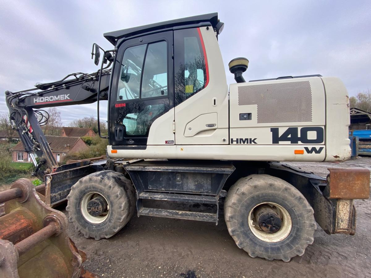 Hidromek HMK 140W-3B - Gumikerekes kotró: 1 kép. Hidromek HMK 140W-3B - Gumikerekes kotró: 1 kép.