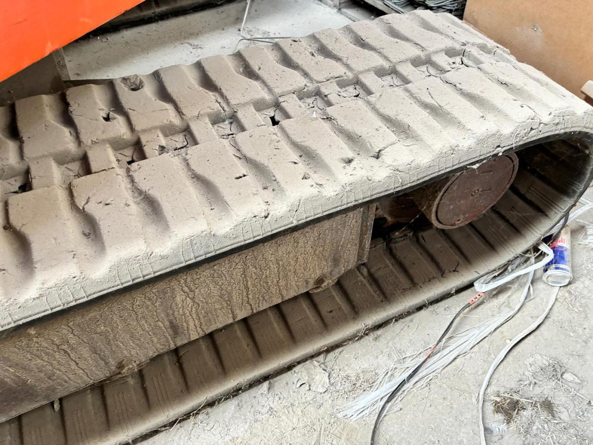 Hitachi EX 50-U - Minikotró: 5 kép. Hitachi EX 50-U - Minikotró: 5 kép.