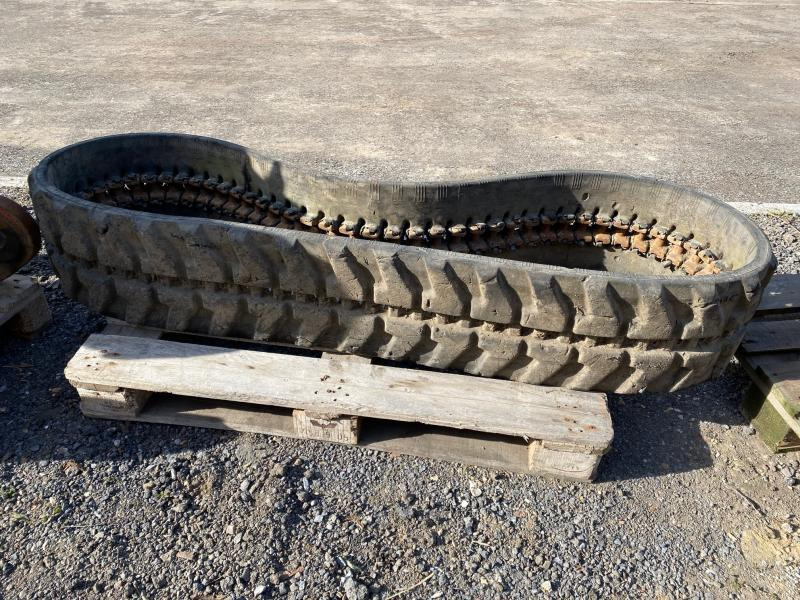 INCONNU CHENILLE POUR MINIPELLE 2,5 T - Lánctalp - Minikotró: 1 kép. INCONNU CHENILLE POUR MINIPELLE 2,5 T - Lánctalp - Minikotró: 1 kép.
