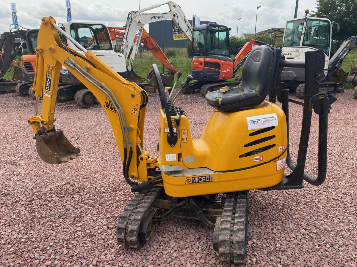 Jcb MICROPELLE 1 TONNE 8010 - Minikotró: 2 kép. Jcb MICROPELLE 1 TONNE 8010 - Minikotró: 2 kép.