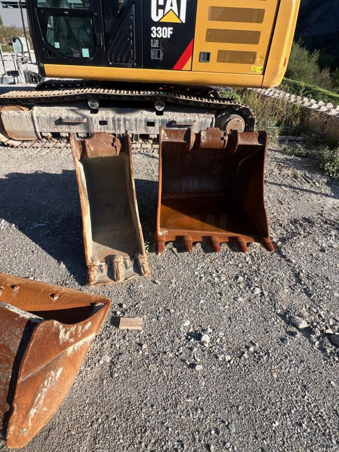 KATO HD 514MR-7 - Lánctalpas kotró: 5 kép. KATO HD 514MR-7 - Lánctalpas kotró: 5 kép.