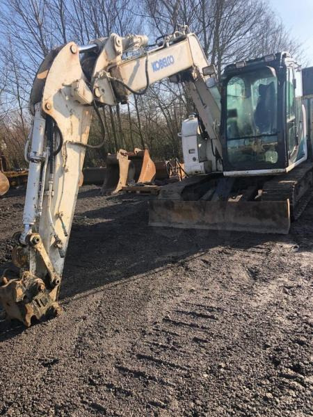 Kobelco SK 75SR-3E - Minikotró: 1 kép. Kobelco SK 75SR-3E - Minikotró: 1 kép.