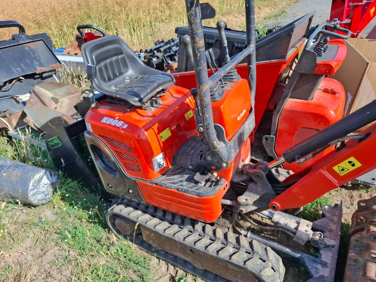 Kubota K 008-3 - Minikotró: 2 kép. Kubota K 008-3 - Minikotró: 2 kép.