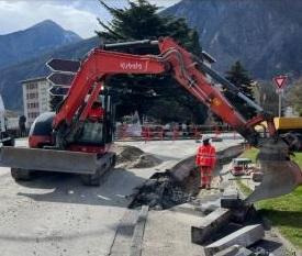 Kubota KX 080 - Minikotró: 3 kép. Kubota KX 080 - Minikotró: 3 kép.