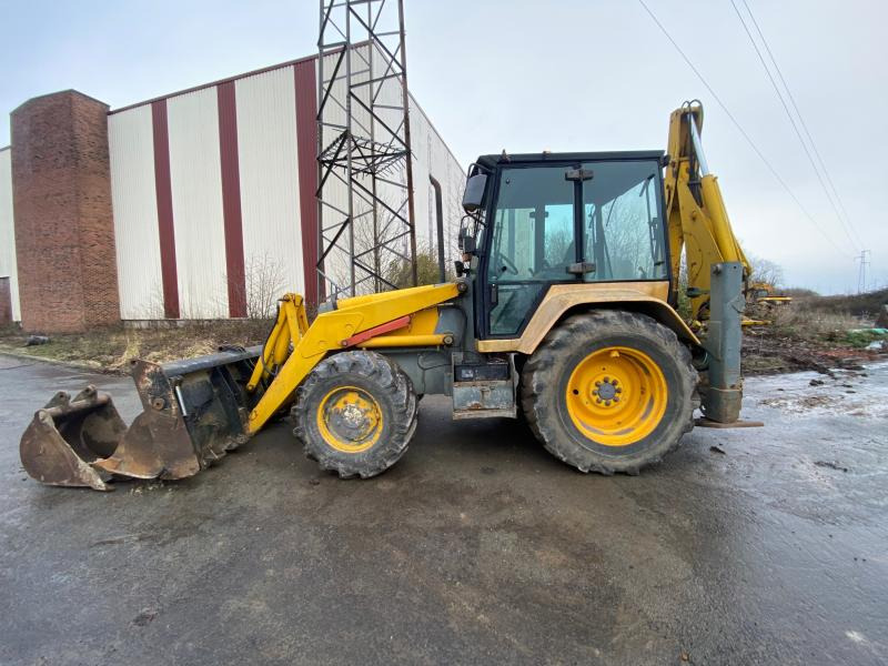 Massey Ferguson MF 865 - Kotrórakodó: 1 kép. Massey Ferguson MF 865 - Kotrórakodó: 1 kép.
