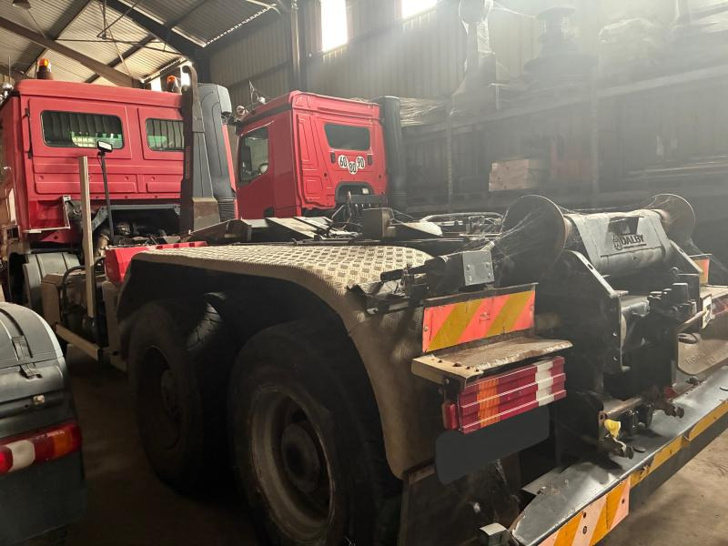 Mercedes 6X4 ACTROS 3341 - Horgos rakodó teherautó: 3 kép. Mercedes 6X4 ACTROS 3341 - Horgos rakodó teherautó: 3 kép.
