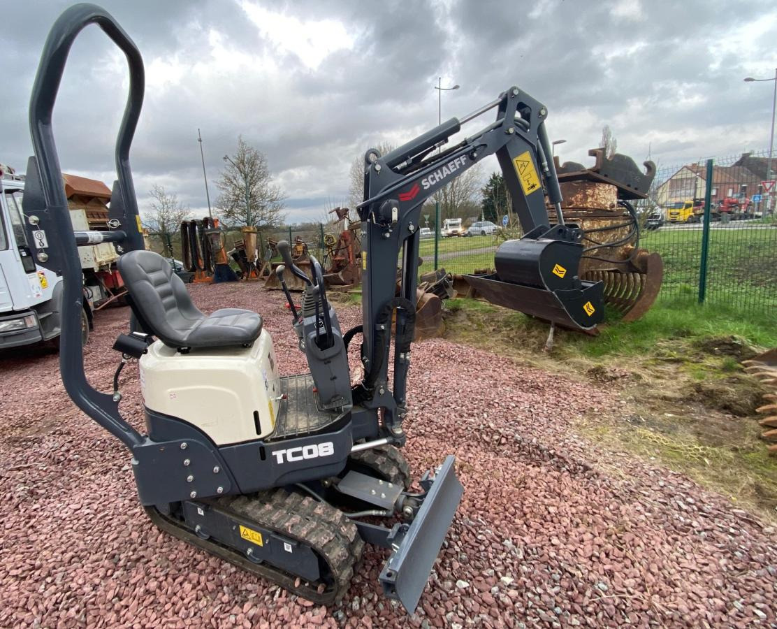Schaeff MICROPELLE TC 08 - Minikotró: 3 kép. Schaeff MICROPELLE TC 08 - Minikotró: 3 kép.