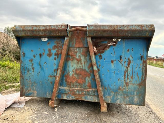 Multiliftes konténer VALVAN BENNE AMPLIROLL 5M50: 6 kép. Multiliftes konténer VALVAN BENNE AMPLIROLL 5M50: 6 kép.