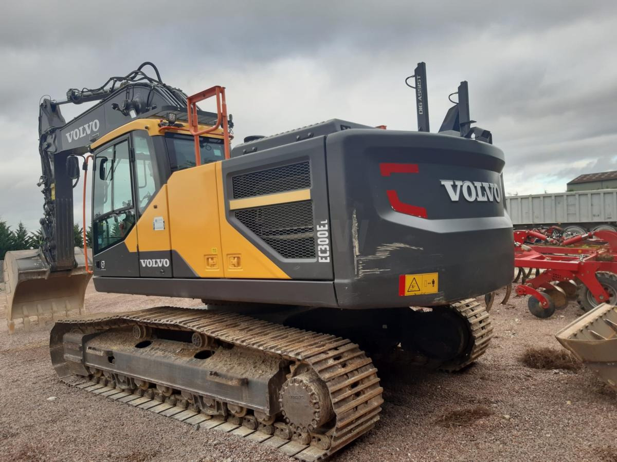 Volvo EC 300EL - Lánctalpas kotró: 3 kép. Volvo EC 300EL - Lánctalpas kotró: 3 kép.
