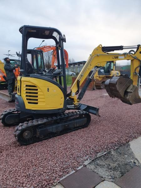 Yanmar VIO 26-6 - Minikotró: 3 kép. Yanmar VIO 26-6 - Minikotró: 3 kép.