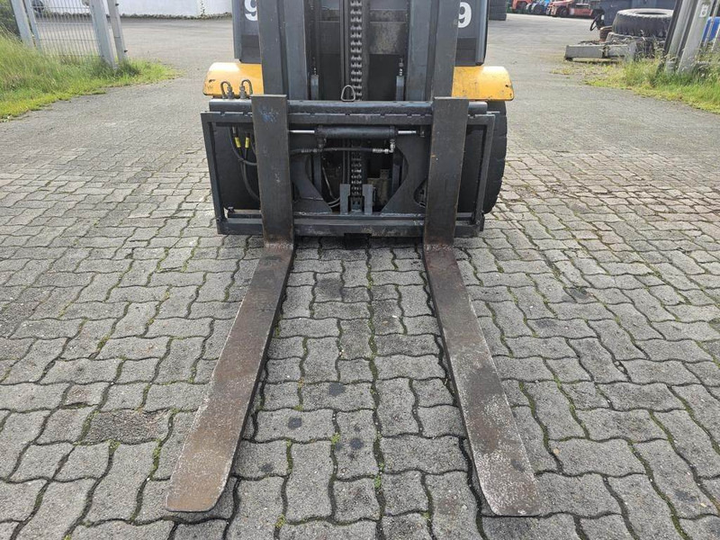 Jungheinrich DFG430S 650DZ - Dízel targonca: 5 kép. Jungheinrich DFG430S 650DZ - Dízel targonca: 5 kép.