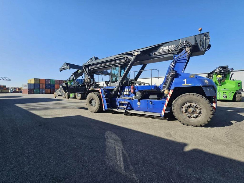 Kalmar DRG420-60S5 - Konténerrakodó: 4 kép. Kalmar DRG420-60S5 - Konténerrakodó: 4 kép.
