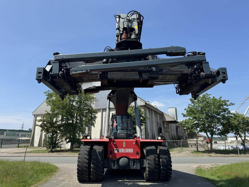 Kalmar DRG450-60C5 - Konténerrakodó: 3 kép. Kalmar DRG450-60C5 - Konténerrakodó: 3 kép.