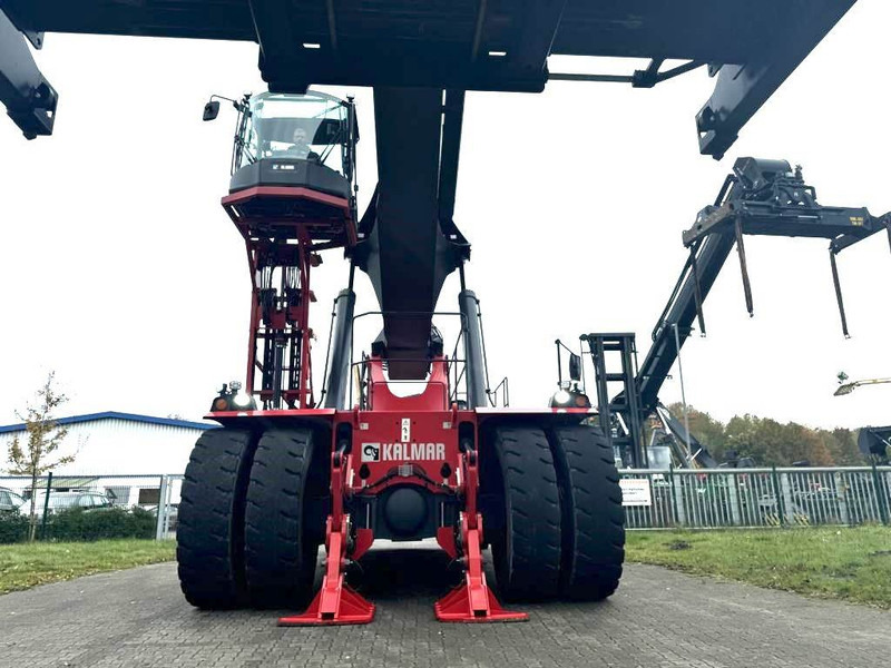 Kalmar DRG450-70S5XS - Konténerrakodó: 3 kép. Kalmar DRG450-70S5XS - Konténerrakodó: 3 kép.