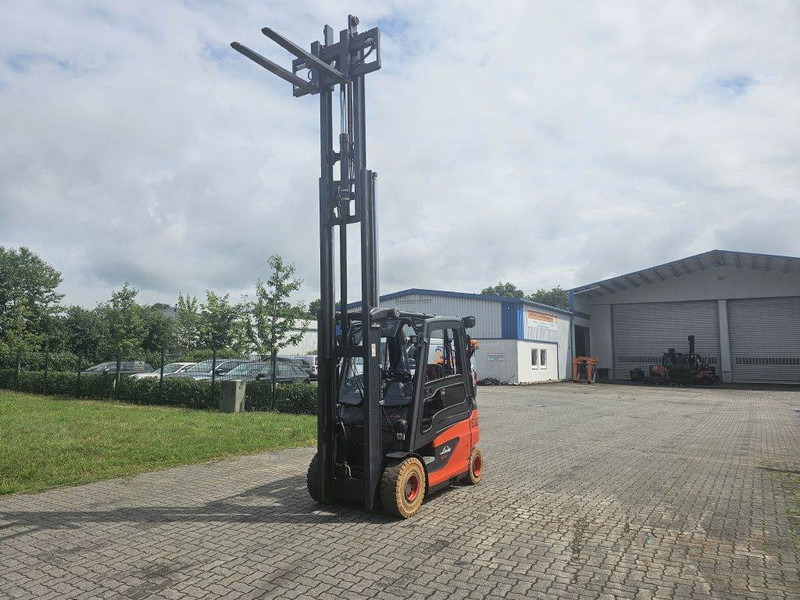 Linde E25-01 UVV - Elektromos targonca: 2 kép. Linde E25-01 UVV - Elektromos targonca: 2 kép.