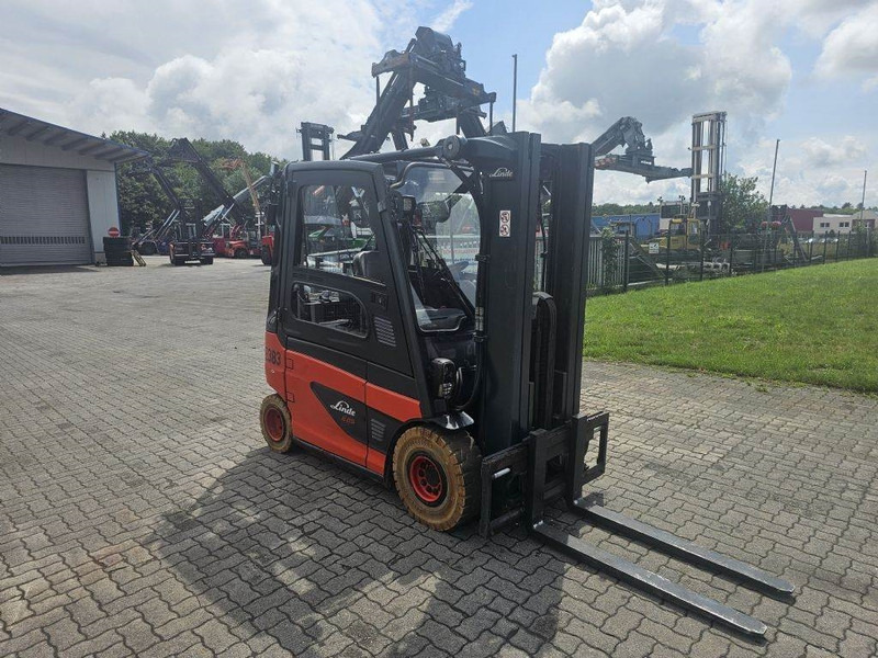 Linde E25-01 UVV - Elektromos targonca: 3 kép. Linde E25-01 UVV - Elektromos targonca: 3 kép.