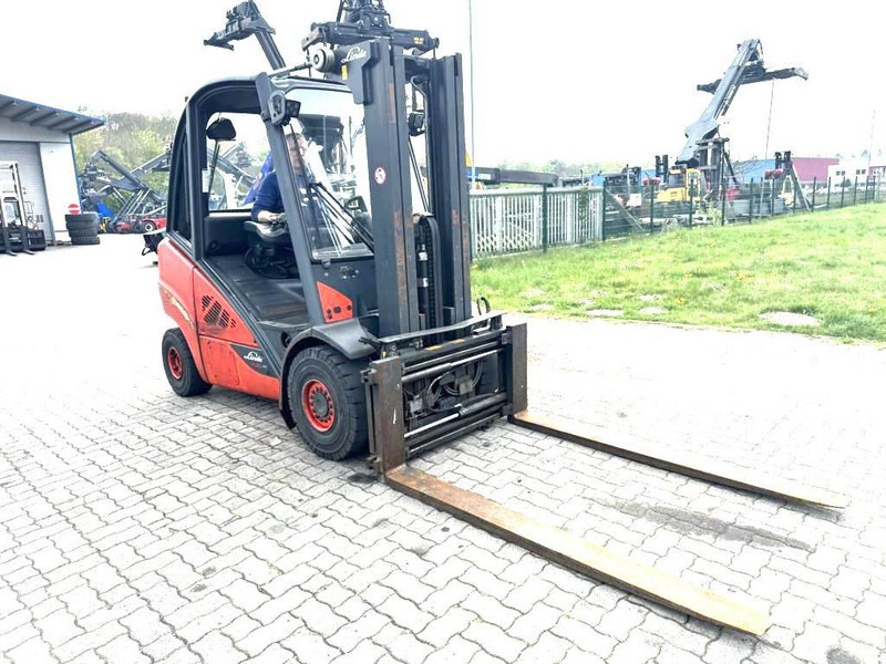 Linde H30D-02 - Dízel targonca: 3 kép. Linde H30D-02 - Dízel targonca: 3 kép.