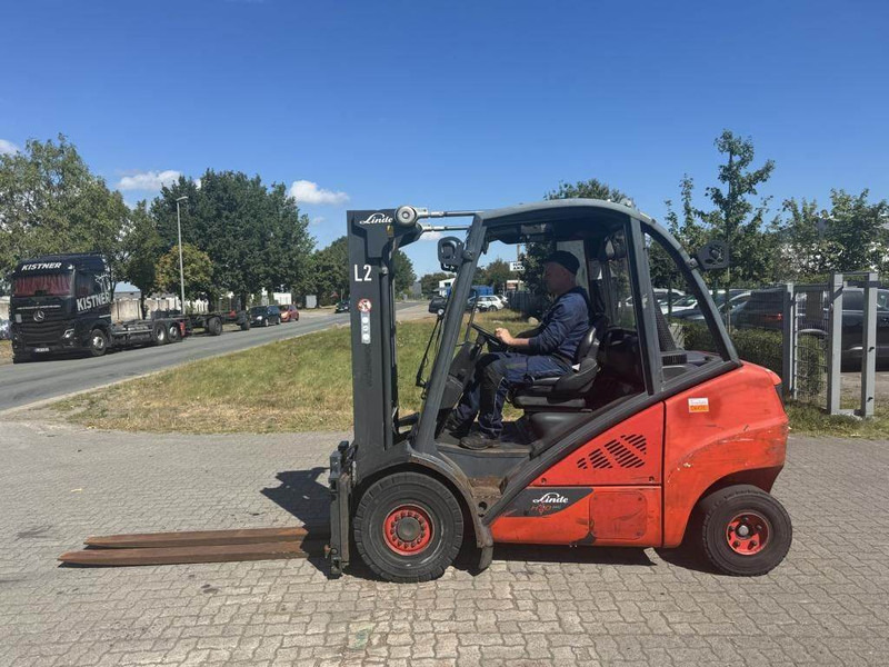 Linde H30D-02 - Dízel targonca: 3 kép. Linde H30D-02 - Dízel targonca: 3 kép.