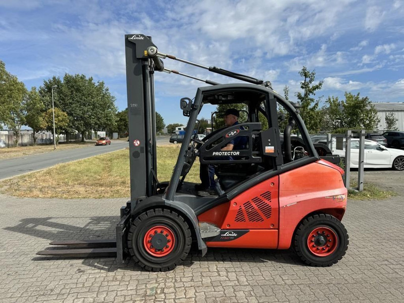 Linde H50T - Gázüzemű targonca: 5 kép. Linde H50T - Gázüzemű targonca: 5 kép.