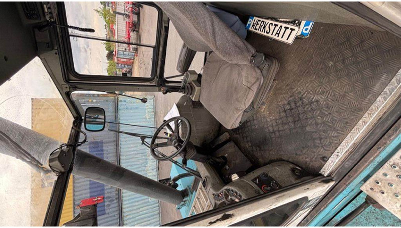 SMV SC4127TA5 - Konténerrakodó: 2 kép. SMV SC4127TA5 - Konténerrakodó: 2 kép.