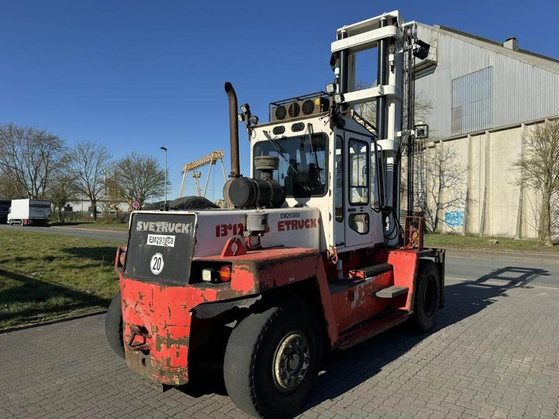 Svetruck 13.6-120-32 - Dízel targonca: 5 kép. Svetruck 13.6-120-32 - Dízel targonca: 5 kép.