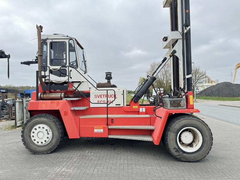 Svetruck ECS6H - Konténer targoncá: 2 kép. Svetruck ECS6H - Konténer targoncá: 2 kép.