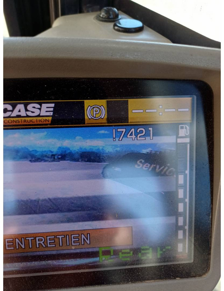 CASE CX210 - Lánctalpas kotró: 5 kép. CASE CX210 - Lánctalpas kotró: 5 kép.