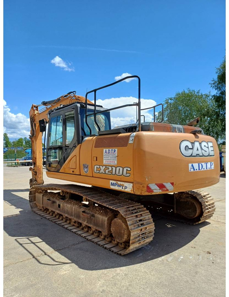 CASE CX210 - Lánctalpas kotró: 4 kép. CASE CX210 - Lánctalpas kotró: 4 kép.