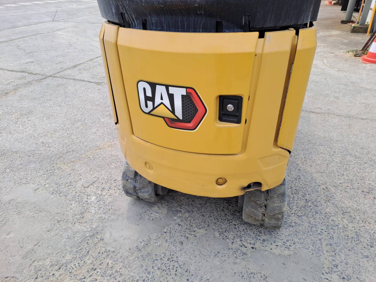 CAT 301.8 - Lánctalpas kotró: 5 kép. CAT 301.8 - Lánctalpas kotró: 5 kép.