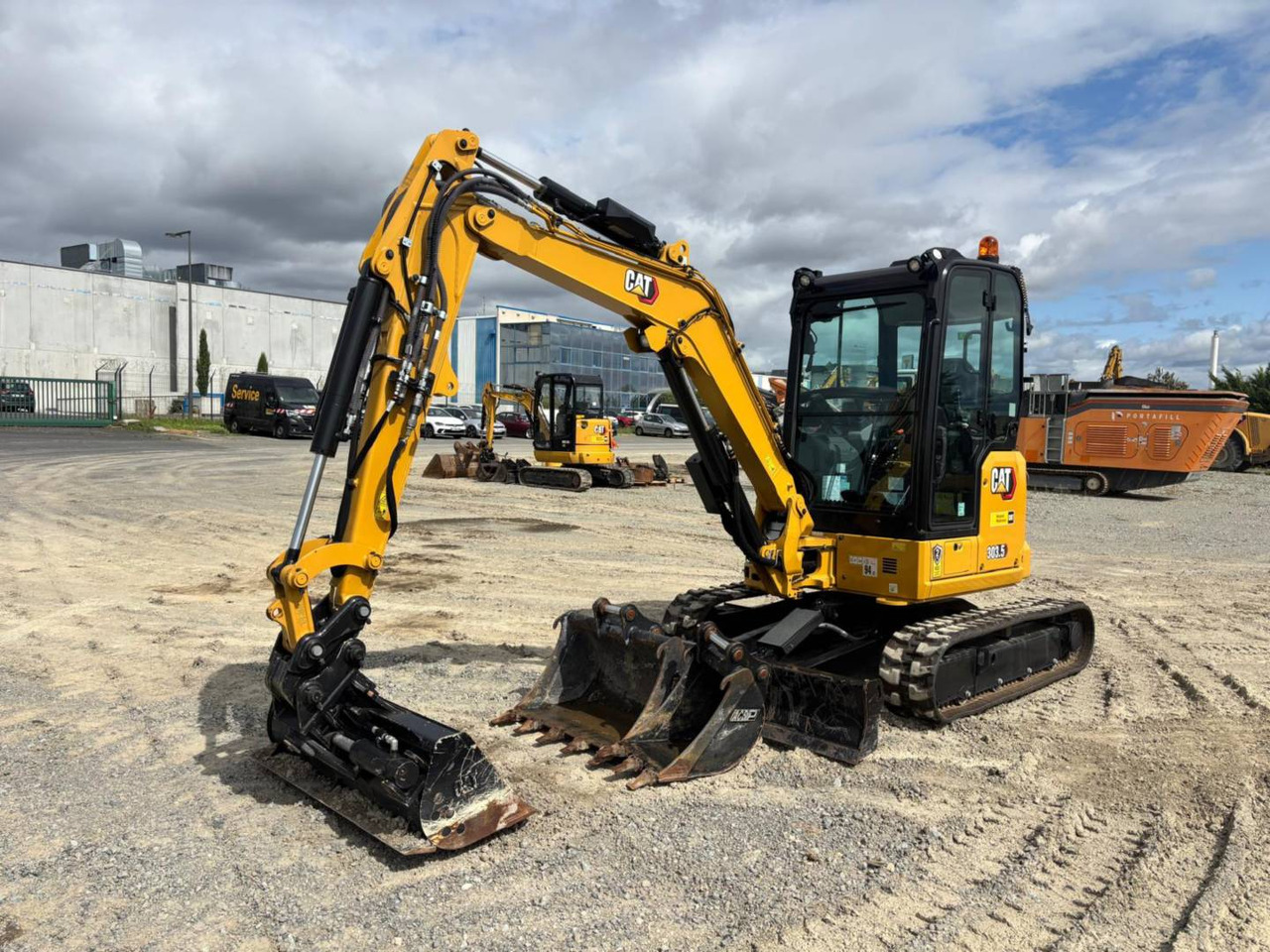 CAT 303.5 - Lánctalpas kotró: 1 kép. CAT 303.5 - Lánctalpas kotró: 1 kép.