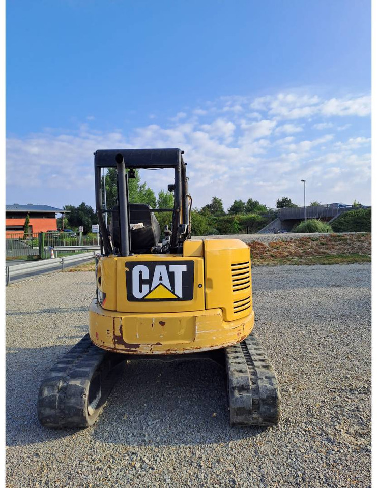 CAT 305E2 - Lánctalpas kotró: 4 kép. CAT 305E2 - Lánctalpas kotró: 4 kép.