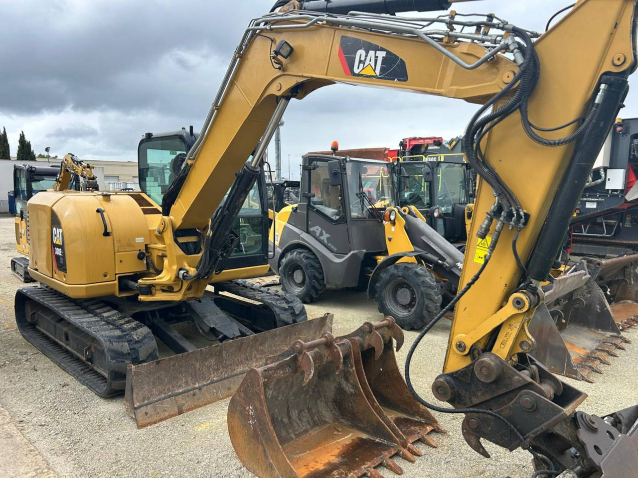 CAT 308E2 CR - Lánctalpas kotró: 2 kép. CAT 308E2 CR - Lánctalpas kotró: 2 kép.