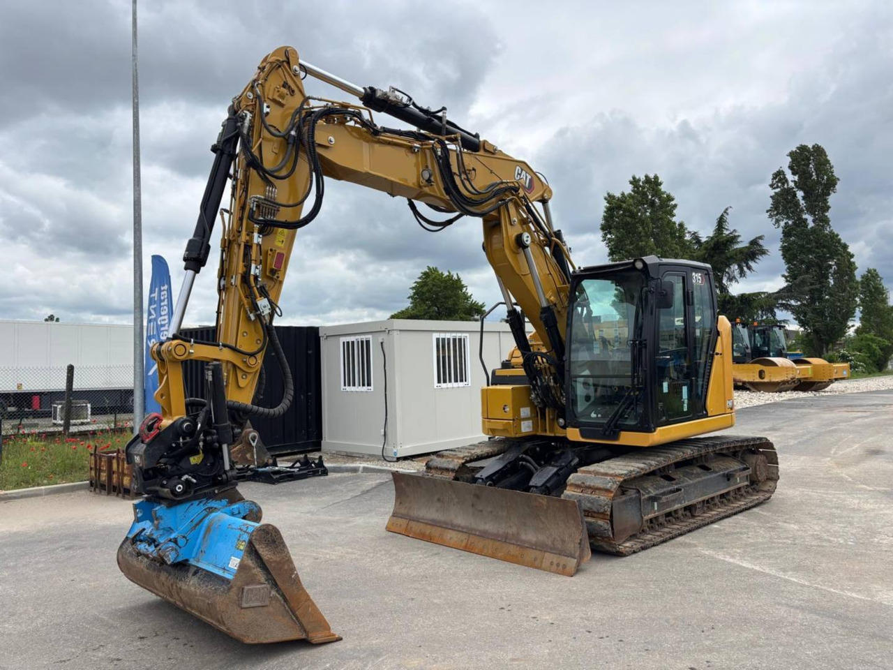 CAT 315 - Lánctalpas kotró: 2 kép. CAT 315 - Lánctalpas kotró: 2 kép.
