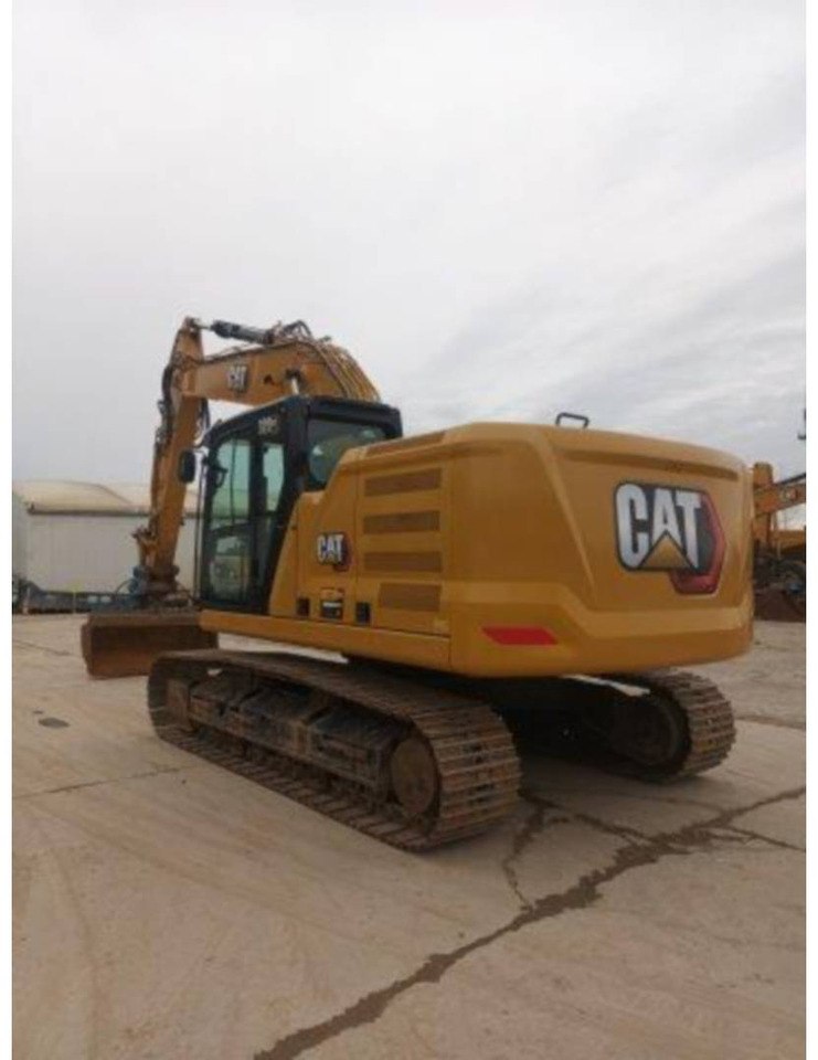 CAT 320 GC - Lánctalpas kotró: 3 kép. CAT 320 GC - Lánctalpas kotró: 3 kép.