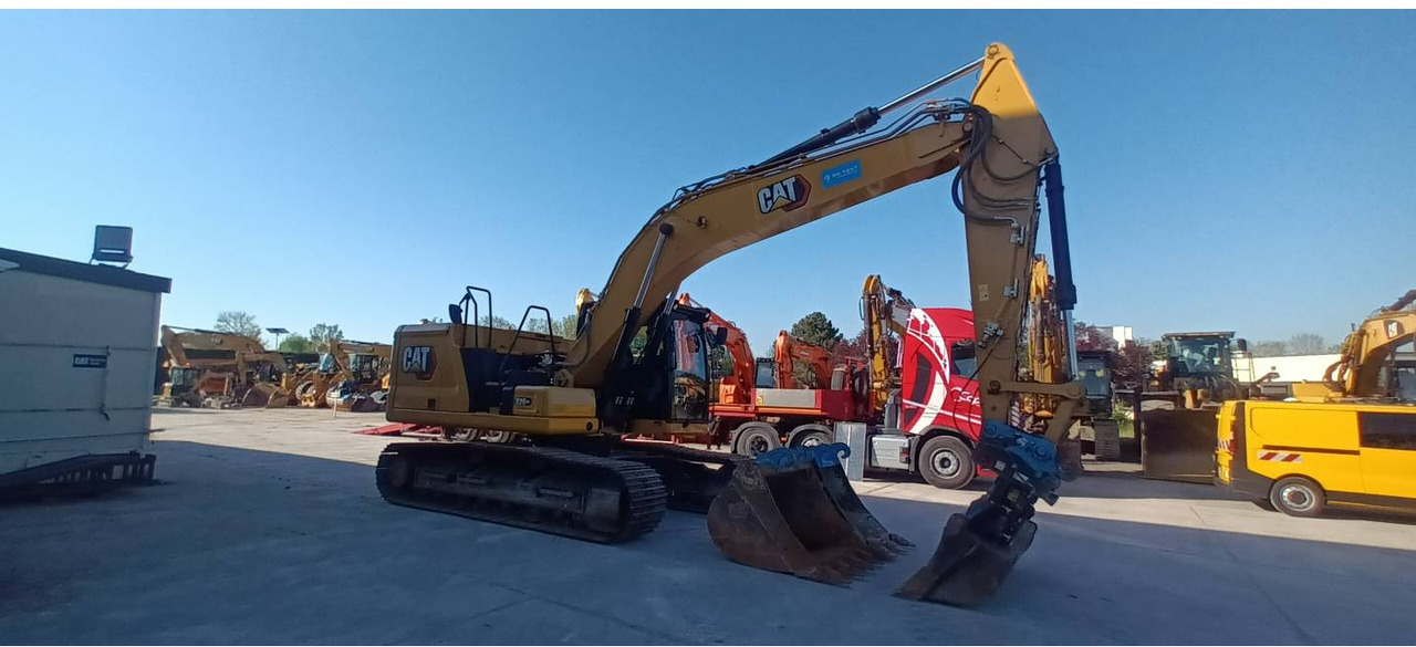CAT 320 GC - Lánctalpas kotró: 2 kép. CAT 320 GC - Lánctalpas kotró: 2 kép.