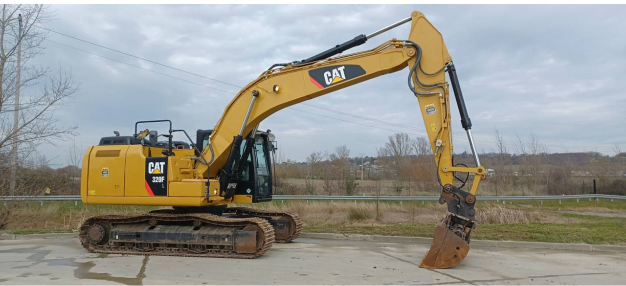 CAT 320F - Lánctalpas kotró: 2 kép. CAT 320F - Lánctalpas kotró: 2 kép.
