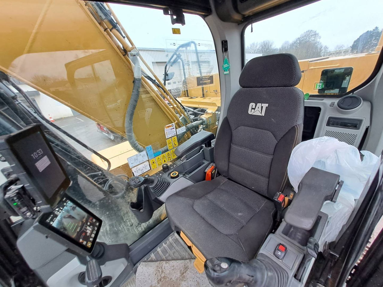 Lánctalpas kotró CAT 323: 25 kép.