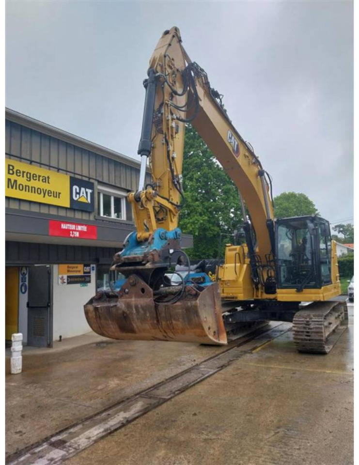CAT 325 - Lánctalpas kotró: 1 kép. CAT 325 - Lánctalpas kotró: 1 kép.