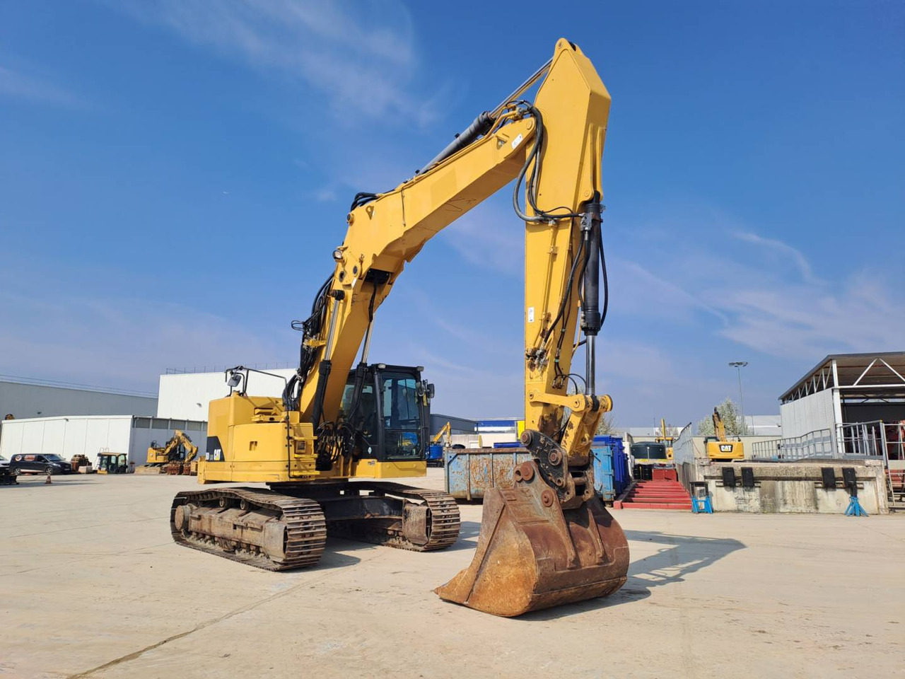 CAT 328DLCR - Lánctalpas kotró: 4 kép. CAT 328DLCR - Lánctalpas kotró: 4 kép.