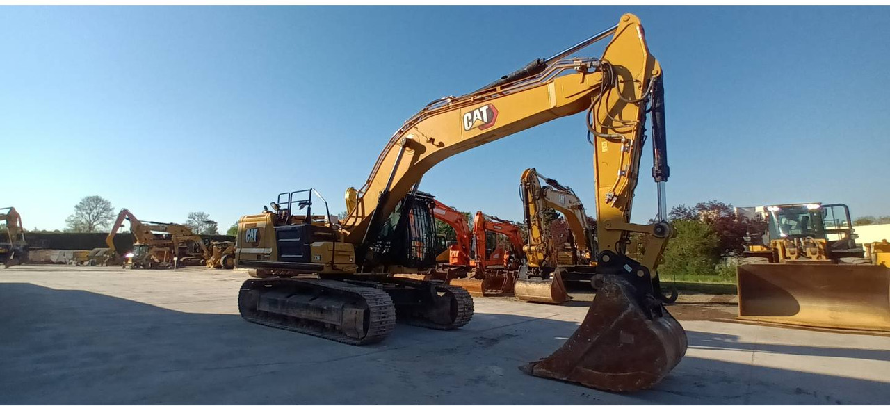 CAT 336 - Lánctalpas kotró: 2 kép. CAT 336 - Lánctalpas kotró: 2 kép.