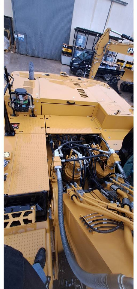 CAT 336 - Lánctalpas kotró: 3 kép. CAT 336 - Lánctalpas kotró: 3 kép.