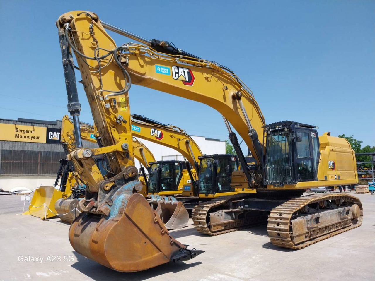 CAT 352-08 - Lánctalpas kotró: 1 kép. CAT 352-08 - Lánctalpas kotró: 1 kép.