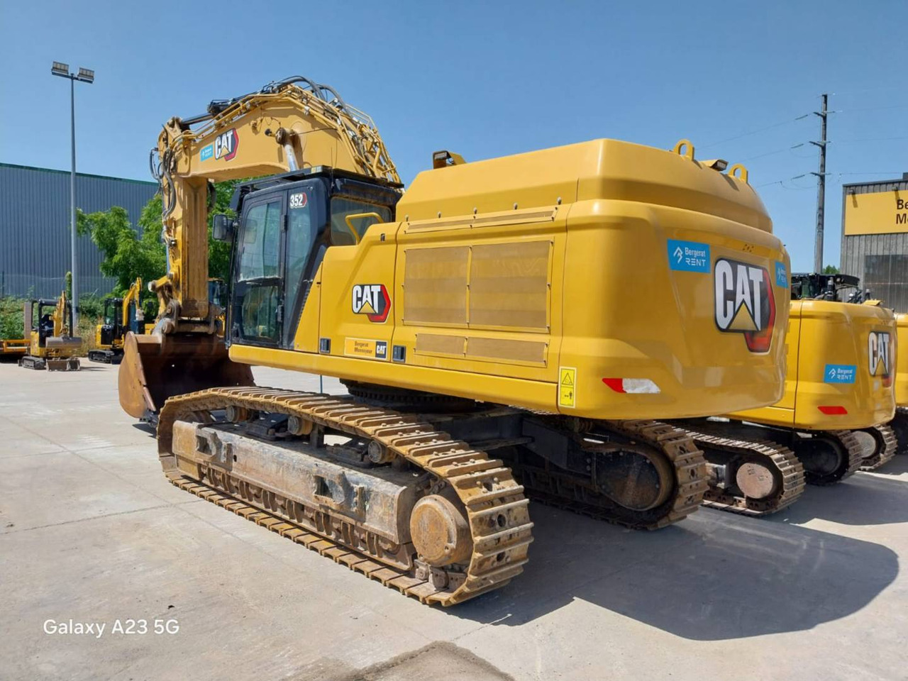 CAT 352-08 - Lánctalpas kotró: 4 kép. CAT 352-08 - Lánctalpas kotró: 4 kép.