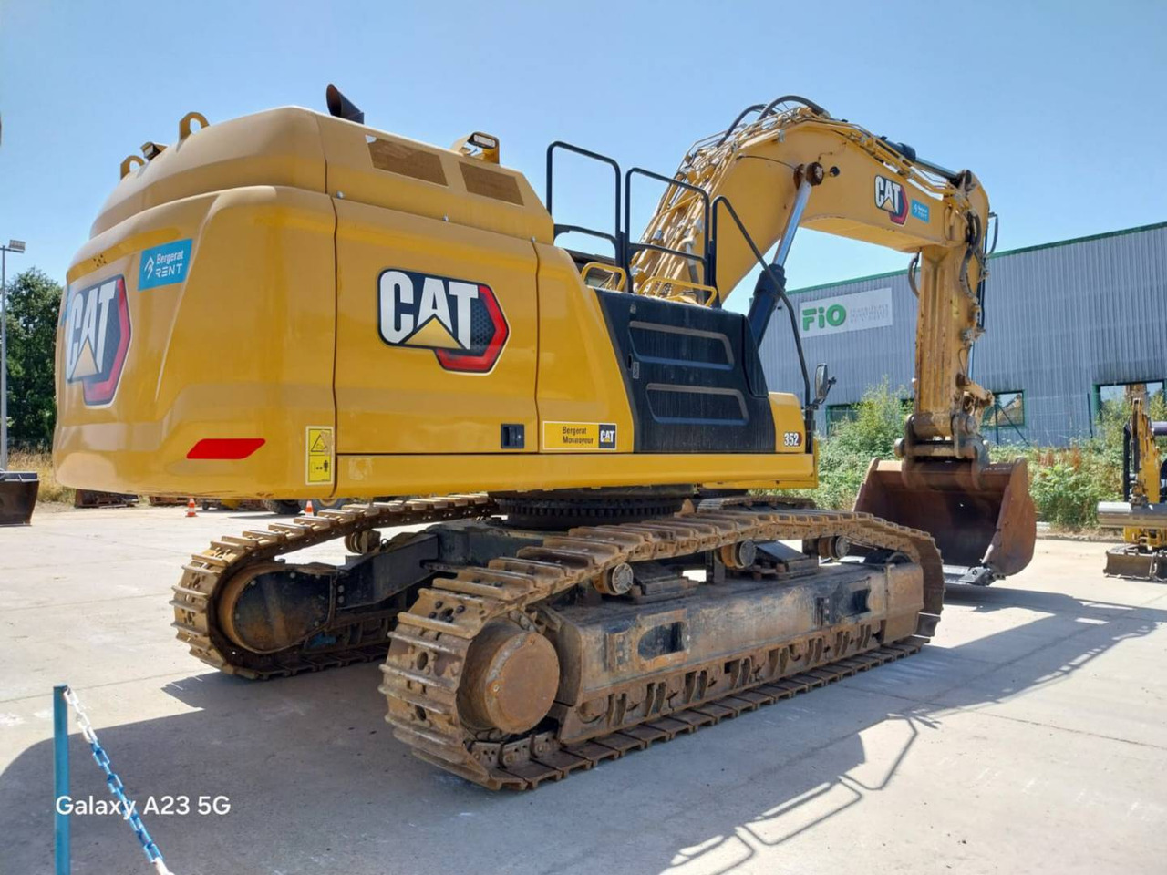 CAT 352-08 - Lánctalpas kotró: 3 kép. CAT 352-08 - Lánctalpas kotró: 3 kép.