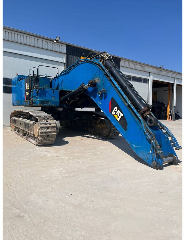 CAT 390F - Lánctalpas kotró: 2 kép. CAT 390F - Lánctalpas kotró: 2 kép.