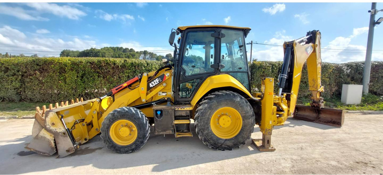 CAT 432F2 - Kotrórakodó: 2 kép. CAT 432F2 - Kotrórakodó: 2 kép.