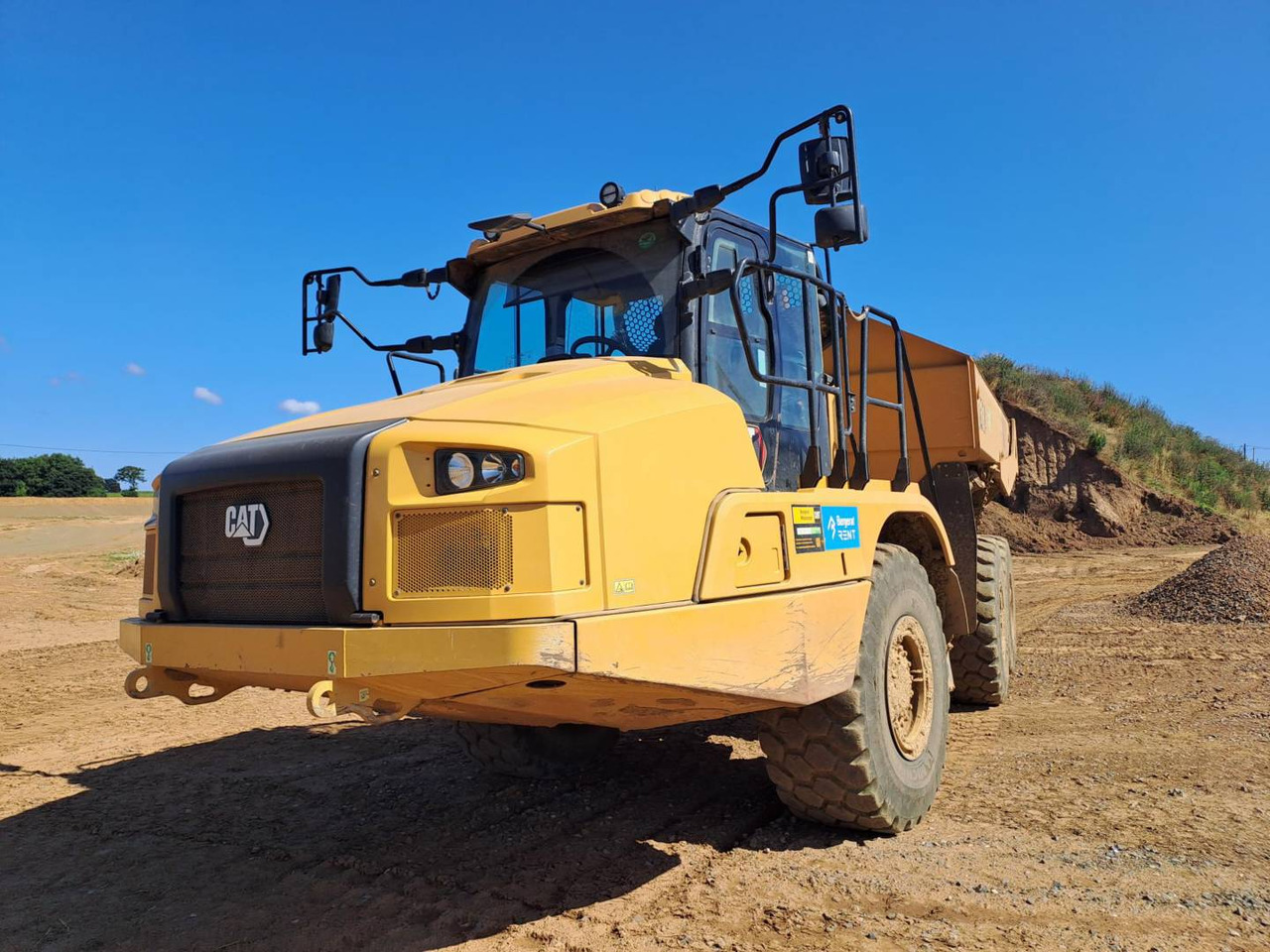 CAT 730 - Csuklós dömper: 1 kép. CAT 730 - Csuklós dömper: 1 kép.