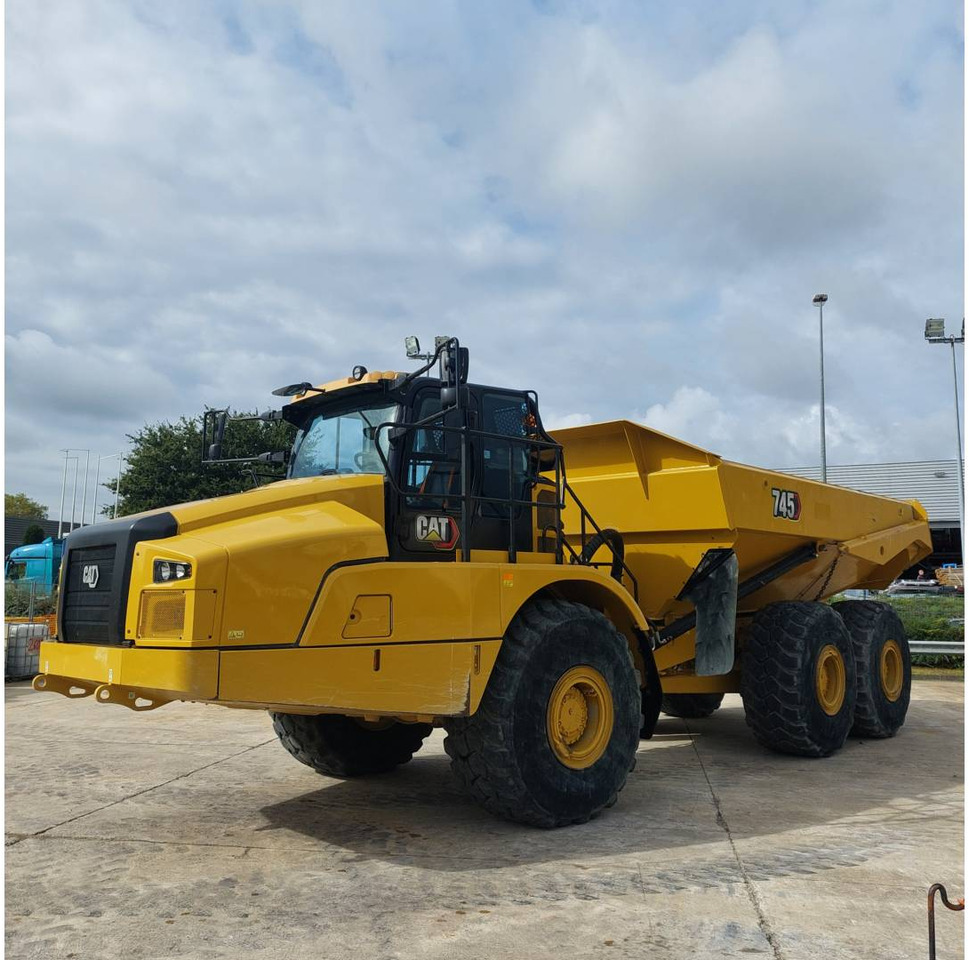 CAT 745 - Csuklós dömper: 1 kép. CAT 745 - Csuklós dömper: 1 kép.