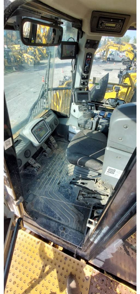 CAT 836K - Buldózer: 5 kép. CAT 836K - Buldózer: 5 kép.