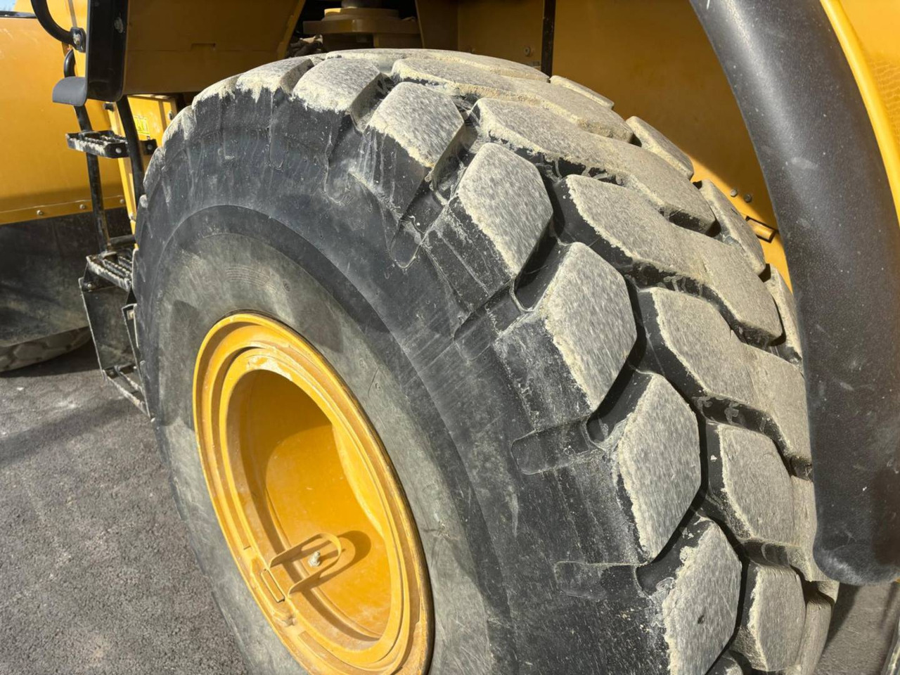 CAT 950GC - Gumikerekes homlokrakodó: 5 kép. CAT 950GC - Gumikerekes homlokrakodó: 5 kép.